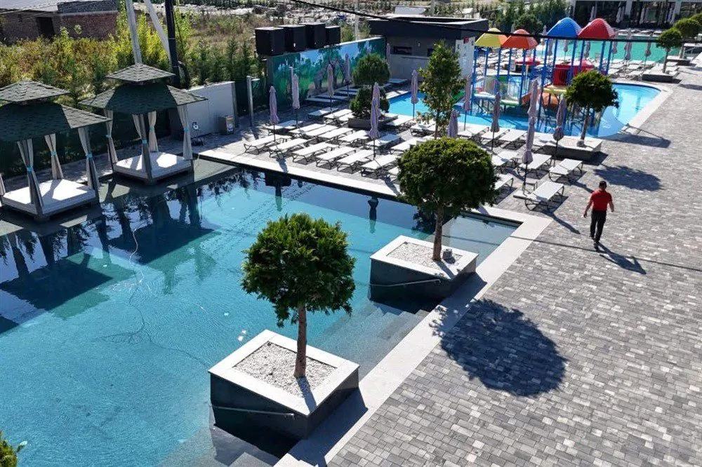 Дорослий басейн Готель IVORY Resort and Spa Виноградів - Дорослий басейн