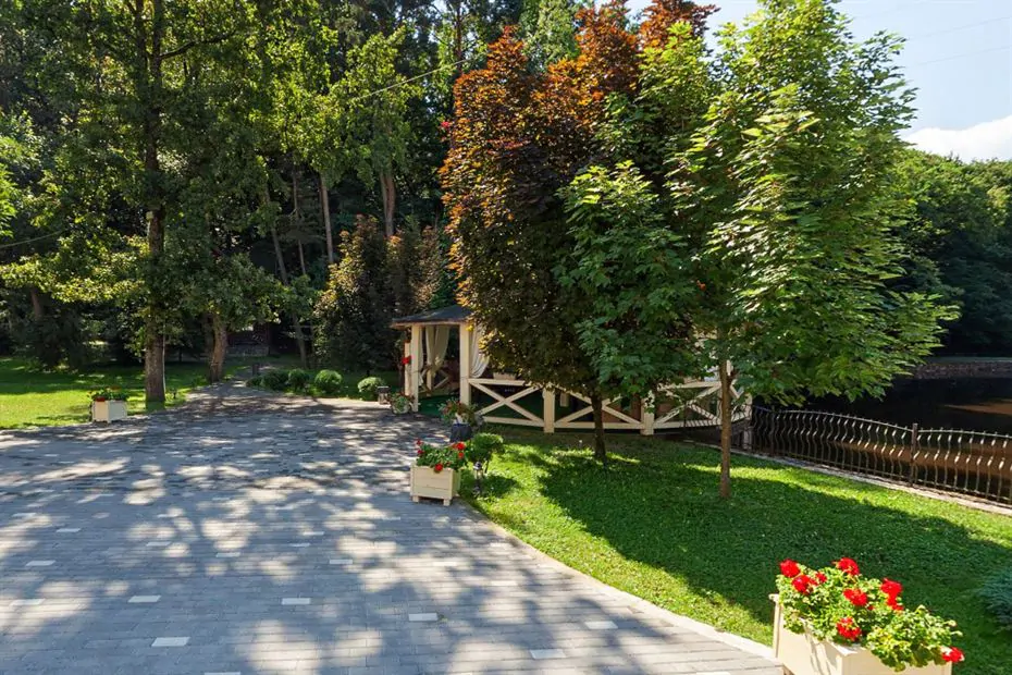 Альтанка Курорт Солотвино Резорт Закарпаття - Альтанка
