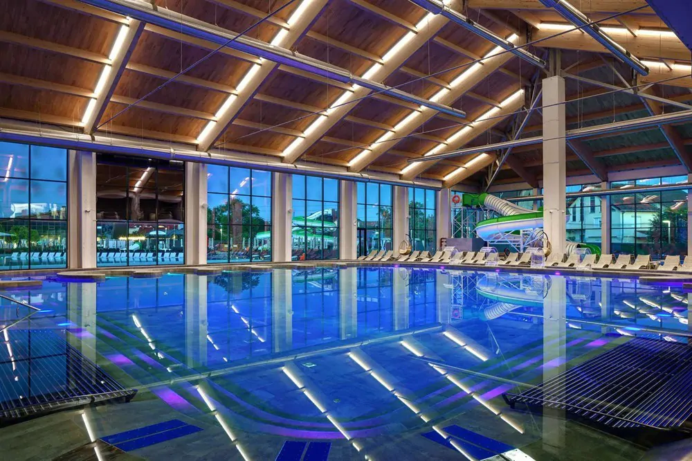 SPA басейн «Rikka Khust» Термальний курорт - SPA басейн
