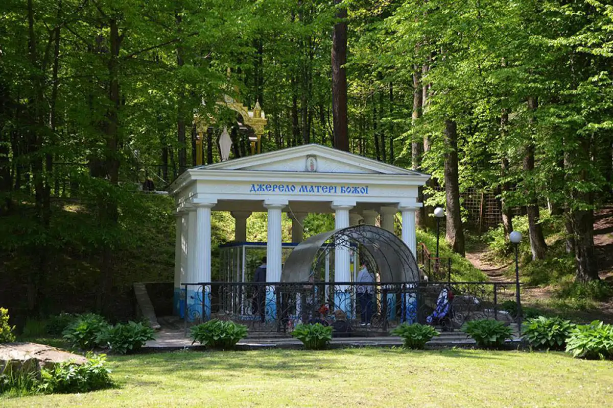Бювет мінеральних вод