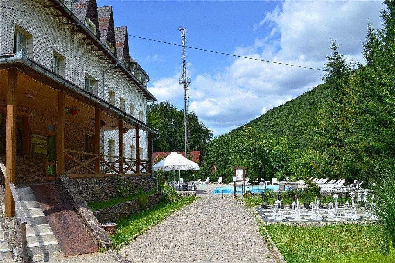 Територія Готель Voevodyno Resort Закарпаття - Територія