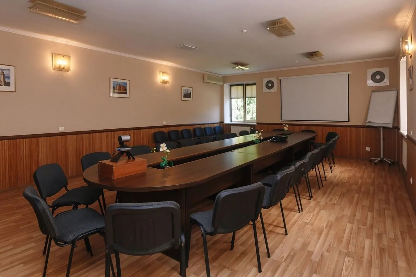 Переговорна кімната Готель Voevodyno Resort Закарпаття - Переговорна кімната