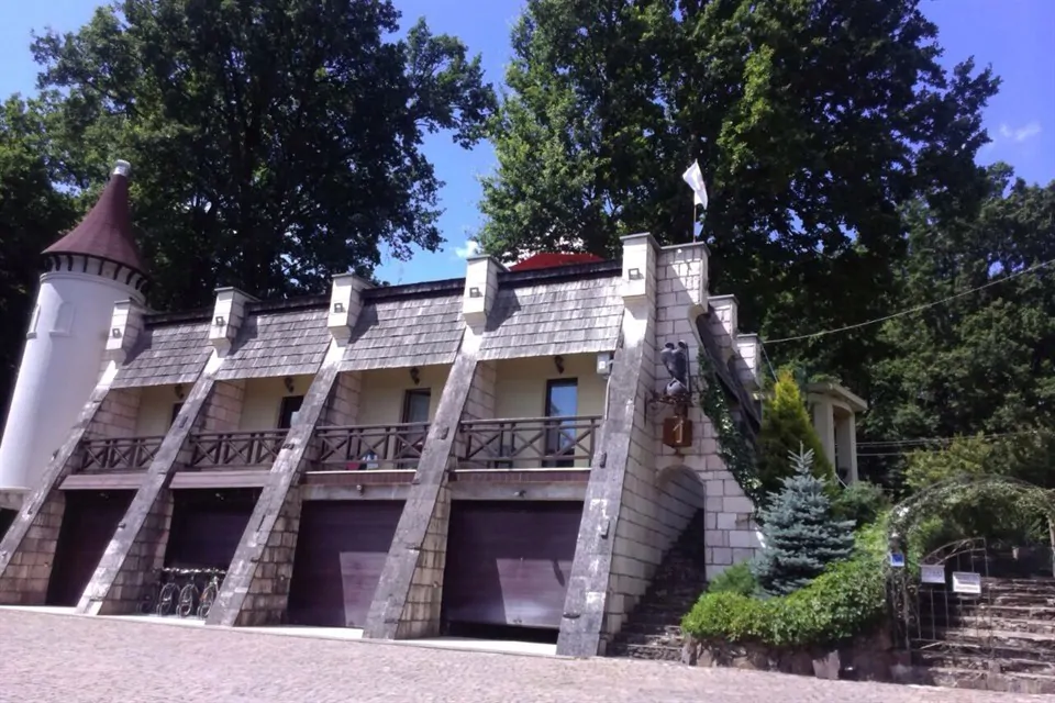 Готель Вогняна Саламандра Шаян - Архітектура