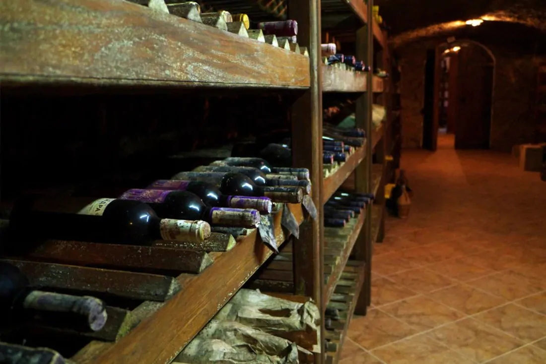 Винний погреб Готель Золота гора Ужгород - Винний погреб