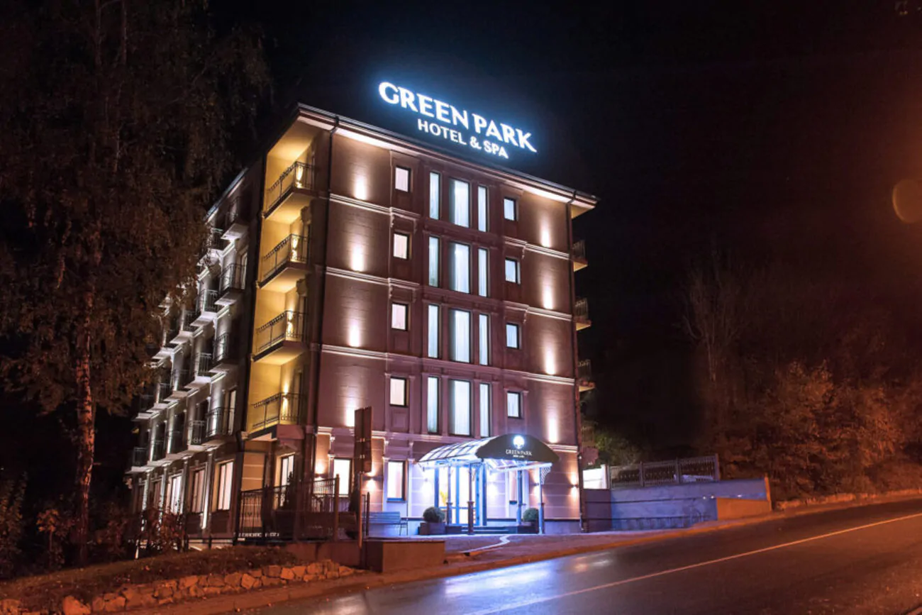 Готель вночі Готель Green Park Hotel & SPA Трускавець - Готель вночі