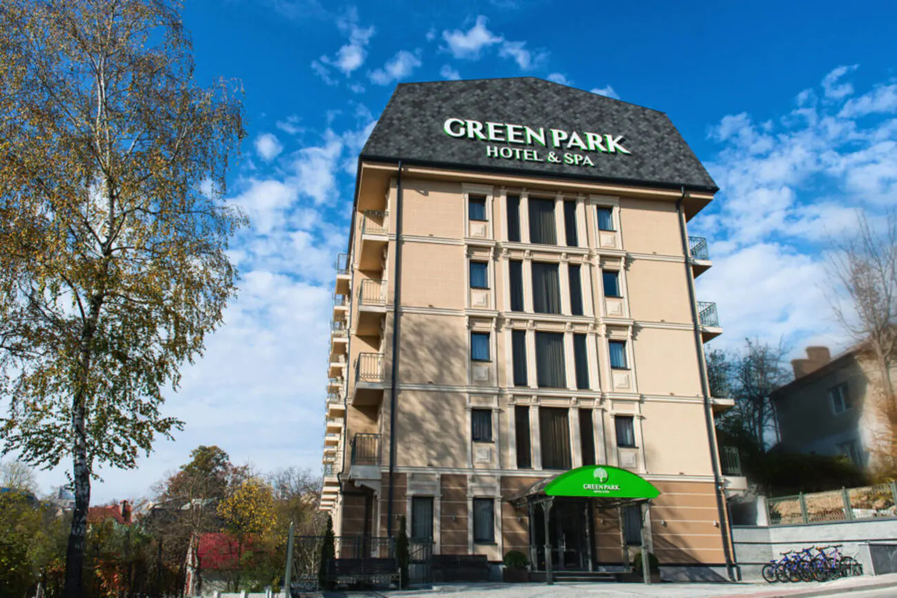 Фасад готелю Готель Green Park Hotel & SPA Трускавець - Фасад готелю